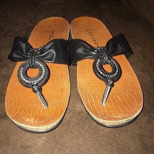 Caressa sandals size 8.5 Black and Tan